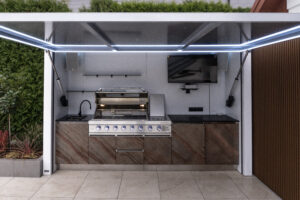 Waarom onderhoudsvrije buitenkeukens het werk van hoveniers eenvoudiger maken 2 Brasa Cooking » Rulla XXL buitenkeuken Brasa Cooking 01 - 1
